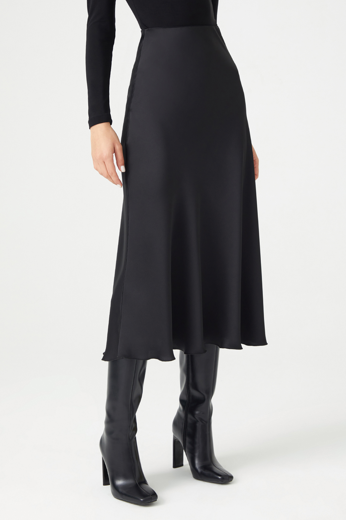 JOSSELYN Satin Midi Black Skirt